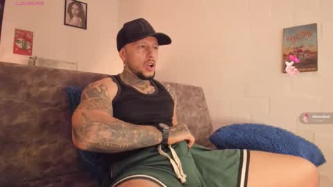 Snapshot of _emilio_escobar chatting on 30, 11, 2025 Emilio online show from 30, 11, 2025