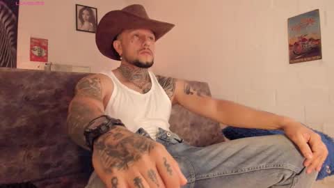 Snapshot of _emilio_escobar chatting on 2, 12, 2025 Emilio online show from 2, 12, 2025