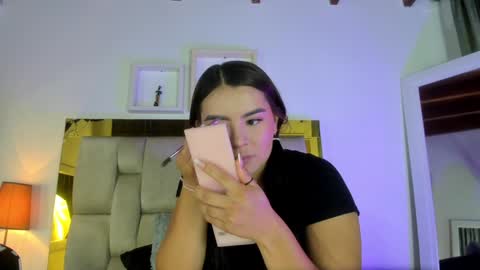 Snapshot of _emily_r chatting on 19, 12, 2024 Isabella online show from 19, 12, 2024