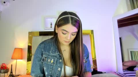 Snapshot of _emily_r chatting on 31, 12, 2024 Isabella online show from 31, 12, 2024