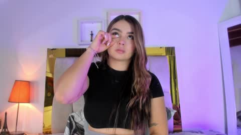 Snapshot of _emily_r chatting on 17, 1, 2025 Isabella online show from 17, 1, 2025