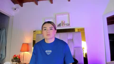 Snapshot of _emily_r chatting on 31, 1, 2025 Isabella online show from 31, 1, 2025