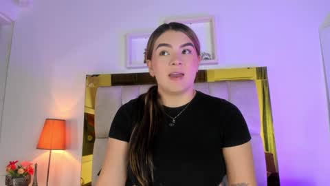 Snapshot of _emily_r chatting on 3, 2, 2025 Isabella online show from 3, 2, 2025