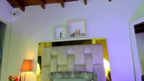 Snapshot of _emily_r chatting on 5, 2, 2025 Isabella online show from 5, 2, 2025