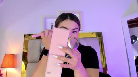 Snapshot of _emily_r chatting on 8, 2, 2025 Isabella online show from 8, 2, 2025