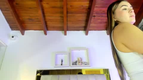 Snapshot of _emily_r chatting on 13, 2, 2025 Isabella online show from 13, 2, 2025