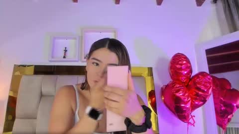 Snapshot of _emily_r chatting on 18, 2, 2025 Isabella online show from 18, 2, 2025