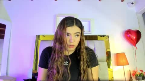 Snapshot of _emily_r chatting on 19, 2, 2025 Isabella online show from 19, 2, 2025