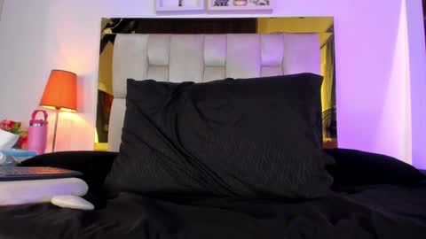 Snapshot of _emily_r chatting on 6, 3, 2025 Isabella online show from 6, 3, 2025