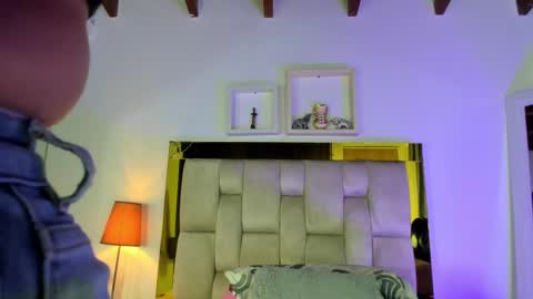 Snapshot of _emily_r chatting on 10, 3, 2025 Isabella online show from 10, 3, 2025