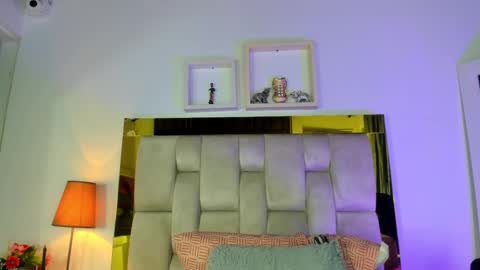 Snapshot of _emily_r chatting on 12, 3, 2025 Isabella online show from 12, 3, 2025