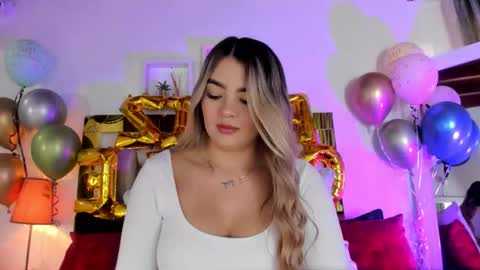 Snapshot of _emily_r chatting on 16, 9, 2025 Isabella online show from 16, 9, 2025