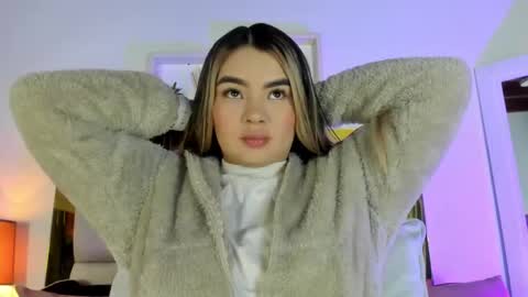 Snapshot of _emily_r chatting on 9, 10, 2025 Isabella online show from 9, 10, 2025