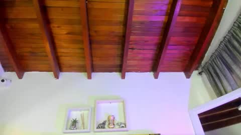 Snapshot of _emily_r chatting on 12, 10, 2025 Isabella online show from 12, 10, 2025