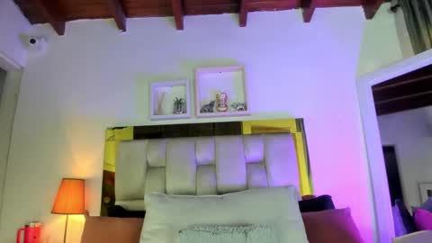 Snapshot of _emily_r chatting on 28, 10, 2025 Isabella online show from 28, 10, 2025