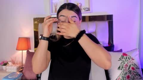 Snapshot of _emily_r chatting on 20, 12, 2025 Isabella online show from 20, 12, 2025