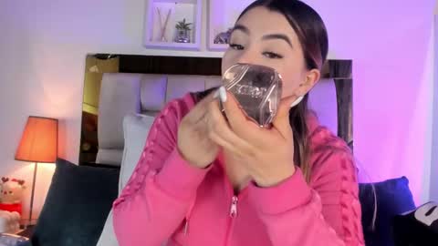 Snapshot of _emily_r chatting on 9, 2, 2026 Isabella online show from 9, 2, 2026