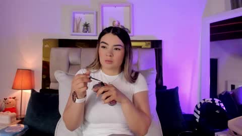 Snapshot of _emily_r chatting on 23, 2, 2026 Isabella online show from 23, 2, 2026