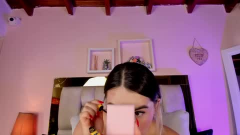 Snapshot of _emily_r chatting on 20, 4, 2026 Isabella online show from 20, 4, 2026