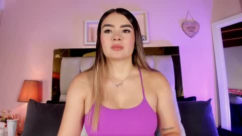 Snapshot of _emily_r chatting on 21, 4, 2026 Isabella online show from 21, 4, 2026