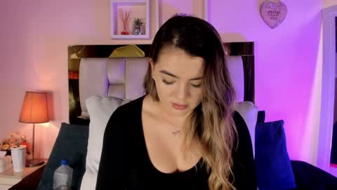 Snapshot of _emily_r chatting on 30, 4, 2026 Isabella online show from 30, 4, 2026