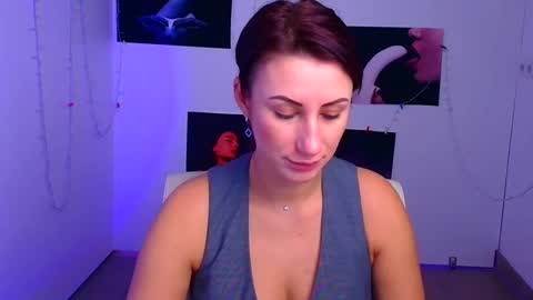 Emma online show from 12, 12, 2024