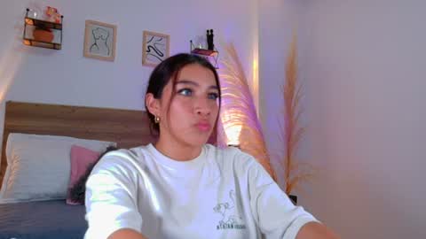 _emmacherry online show from 30, 6, 2026