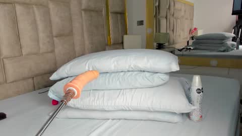 Snapshot of _eris_rose chatting on 19, 11, 2025 _eris_rose online show from 19, 11, 2025