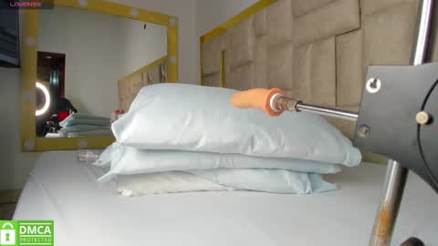 Snapshot of _eris_rose chatting on 17, 12, 2025 _eris_rose online show from 17, 12, 2025