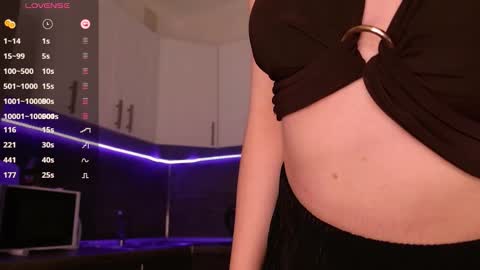 _esmeraldiyaa_ online show from 9, 11, 2025