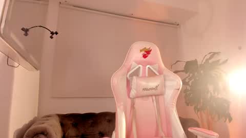 Snapshot of _evaa chatting on 15, 4, 2026 Eva online show from 15, 4, 2026