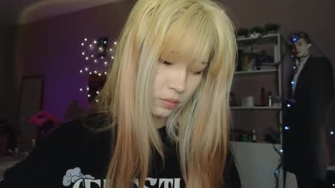 EveEva online show from 1, 12, 2025