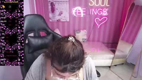 Snapshot of _evoni_b chatting on 9, 9, 2025 evoni online show from 9, 9, 2025