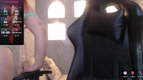 Snapshot of _evoni_b chatting on 11, 10, 2025 evoni online show from 11, 10, 2025