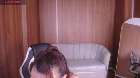 Snapshot of _evoni_b chatting on 9, 11, 2025 evoni online show from 9, 11, 2025