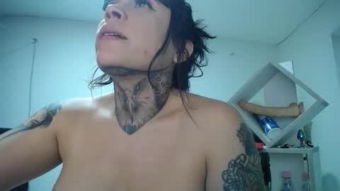 Snapshot of _exa_ chatting on 16, 12, 2025 Exa help me position myself with your thumb up thanks online show from 16, 12, 2025