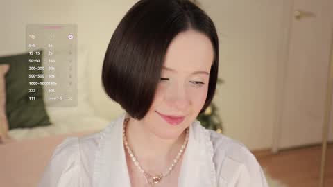 Snapshot of _female_essence_ chatting on 30, 12, 2024 Essie online show from 30, 12, 2024