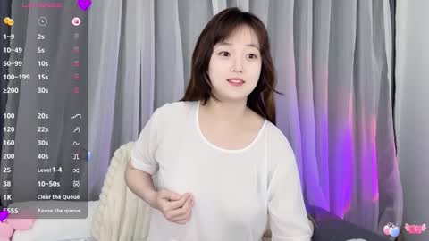 Snapshot of _flipped_ chatting on 22, 10, 2025 Flipped online show from 22, 10, 2025