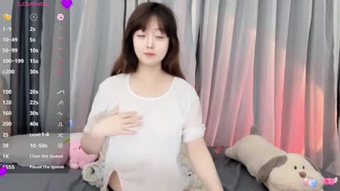 Snapshot of _flipped_ chatting on 5, 11, 2025 Flipped online show from 5, 11, 2025