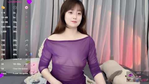 Snapshot of _flipped_ chatting on 6, 11, 2025 Flipped online show from 6, 11, 2025