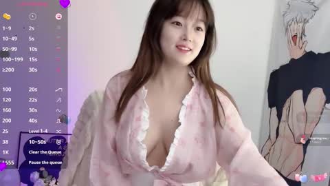 Snapshot of _flipped_ chatting on 8, 11, 2025 Flipped online show from 8, 11, 2025