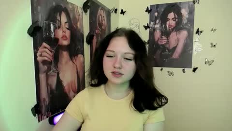 Snapshot of _foxy_lady chatting on 23, 9, 2025 Alice online show from 23, 9, 2025