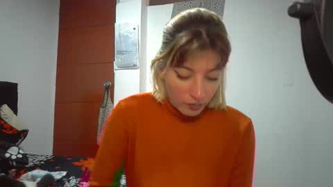 Snapshot of _genesid_dixton chatting on 17, 4, 2026 Mia-foster online show from 17, 4, 2026