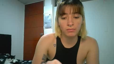 Snapshot of _genesid_dixton chatting on 8, 5, 2026 Mia-foster online show from 8, 5, 2026