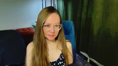 Snapshot of _goldilocks__ chatting on 28, 9, 2025 _goldilocks__ online show from 28, 9, 2025