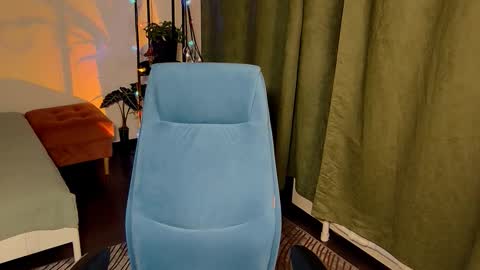 Snapshot of _goldilocks__ chatting on 6, 10, 2025 _goldilocks__ online show from 6, 10, 2025
