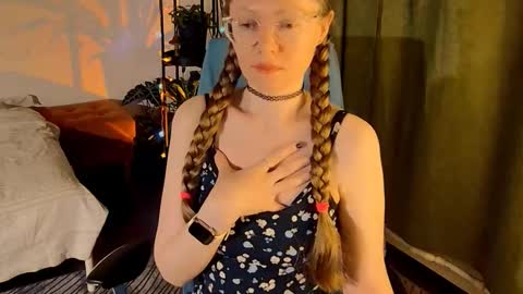 Snapshot of _goldilocks__ chatting on 13, 10, 2025 _goldilocks__ online show from 13, 10, 2025
