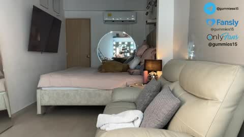 Snapshot of _gummies15 chatting on 9, 4, 2026 sara online show from 9, 4, 2026