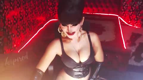 Snapshot of _hailyourqueenx chatting on 10, 1, 2025 GoDDess Chloe online show from 10, 1, 2025