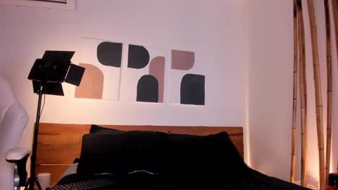 Hanna johnson online show from 24, 2, 2025